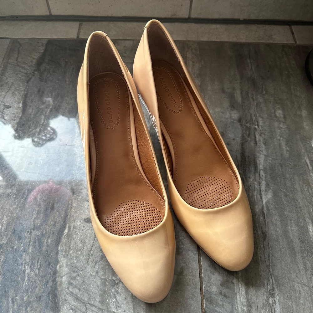 Tan Patent Leather High heel shoes NWT!